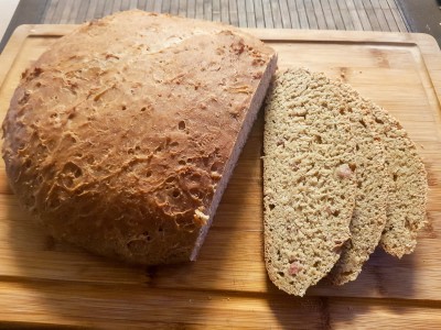 Schinken-Zwiebel-Brot